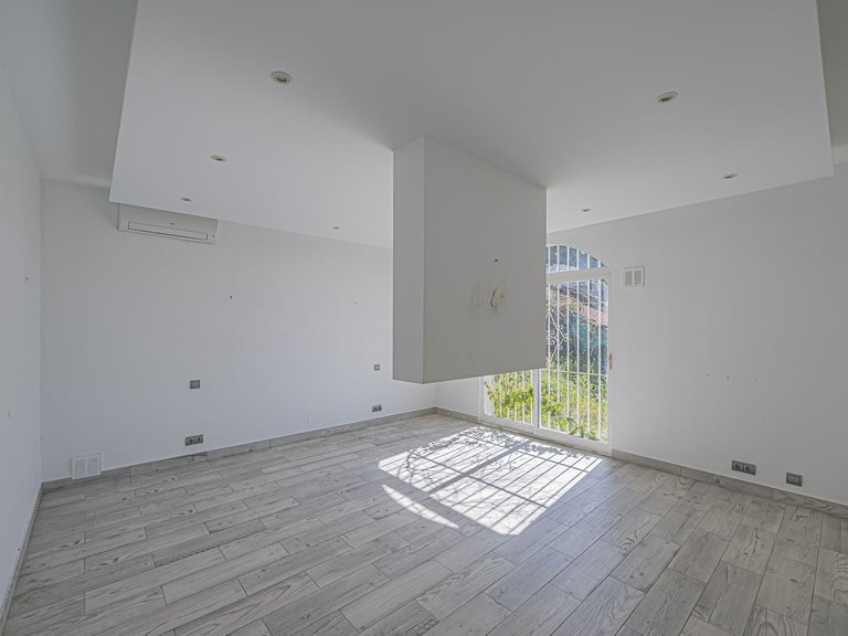 Villa for Sale in El Paraiso, Malaga 15