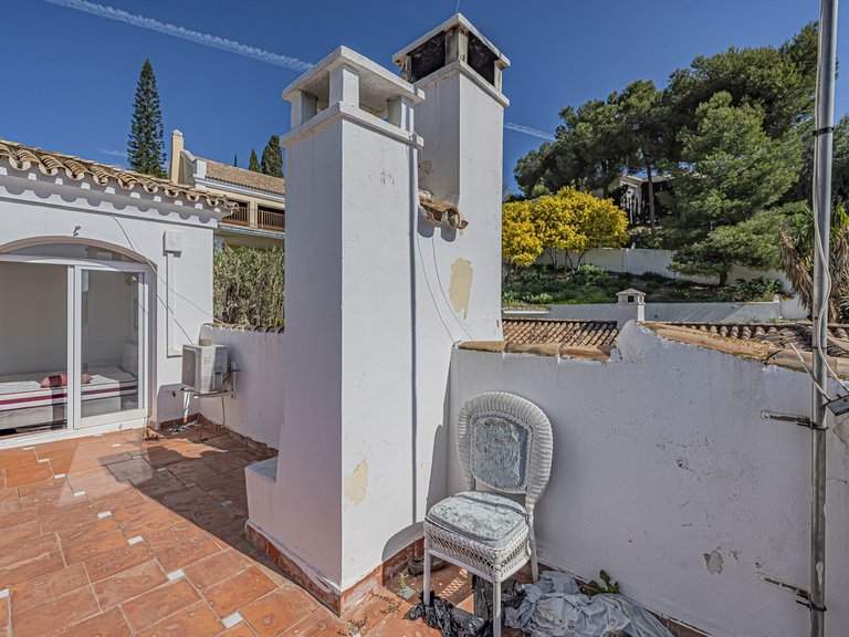 Villa for Sale in El Paraiso, Malaga 17