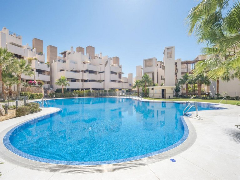 Apartment for Sale in New Golden Mile, Malaga 1