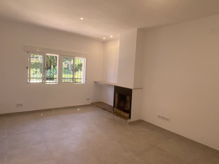 Apartment for Sale in Costa del Sol, Cortijo Blanco, Malaga 7