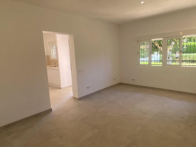 Apartment for Sale in Costa del Sol, Cortijo Blanco, Malaga 8