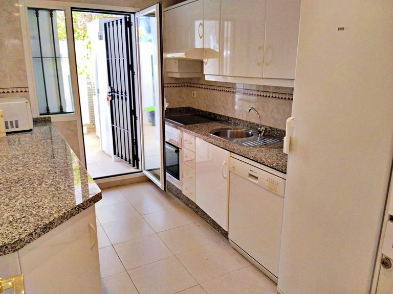 Apartment for Sale in Nueva Andalucía, Malaga 21