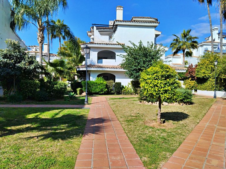 Apartment for Sale in Nueva Andalucía, Malaga 35
