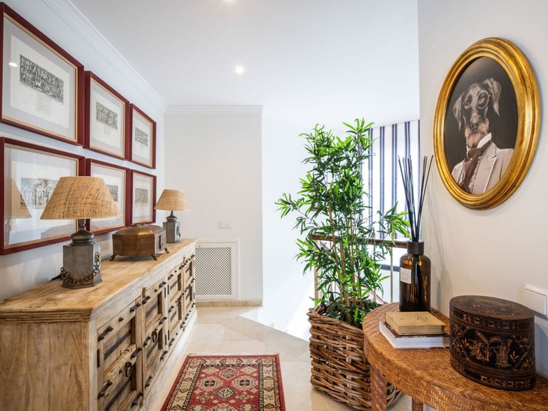 Villa for Sale in La Quinta, Malaga 6