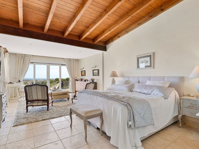 Villa for Sale in La Quinta, Malaga 15
