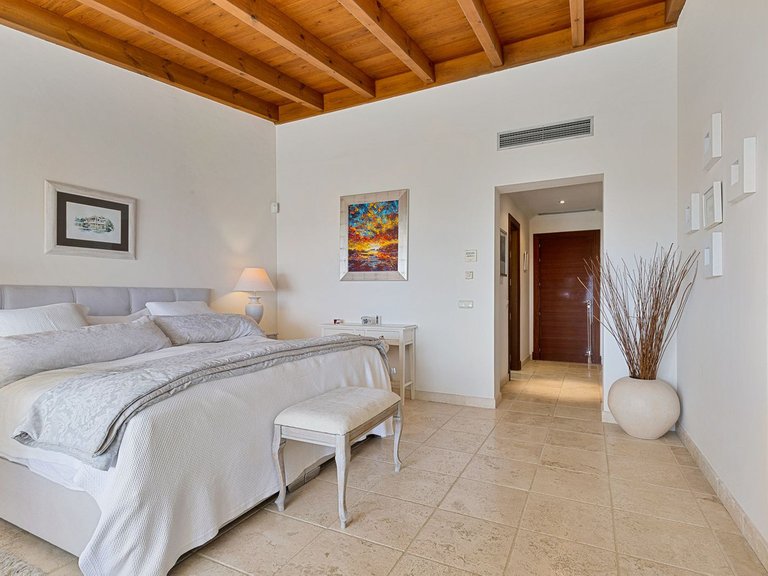 Villa for Sale in La Quinta, Malaga 17
