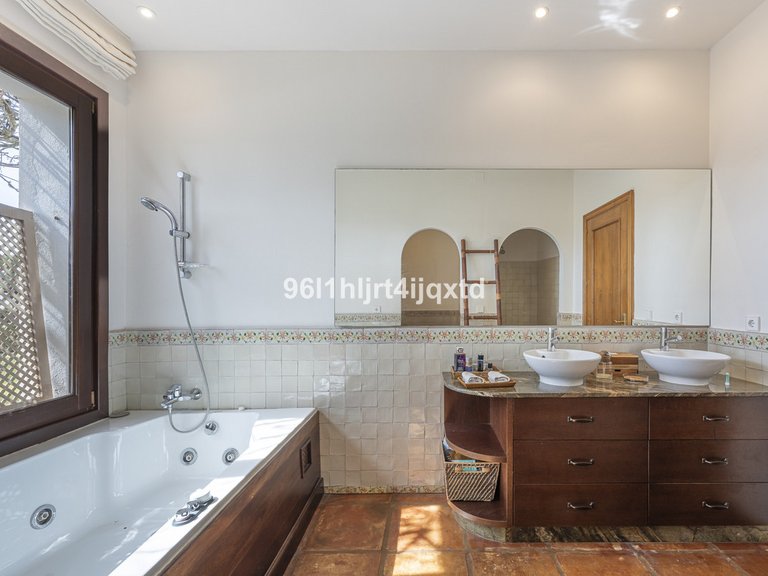 Villa for Sale in Sotogrande Alto, Cadiz 12