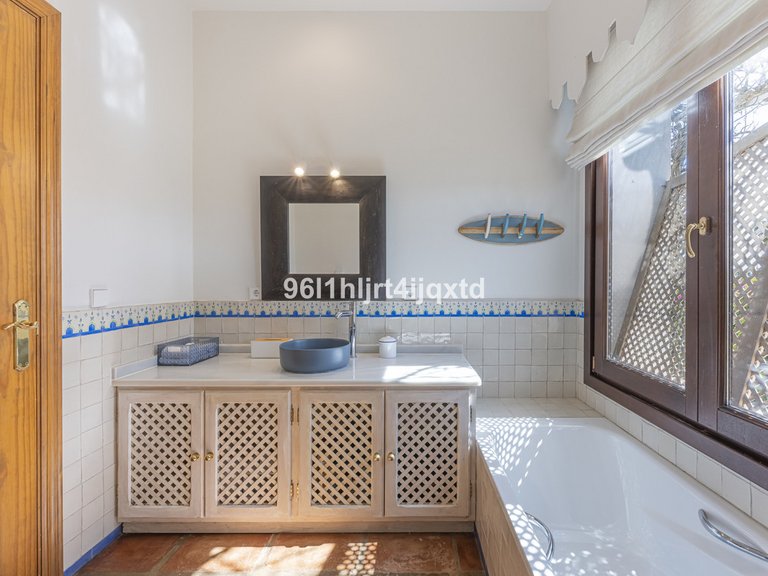 Villa for Sale in Sotogrande Alto, Cadiz 16
