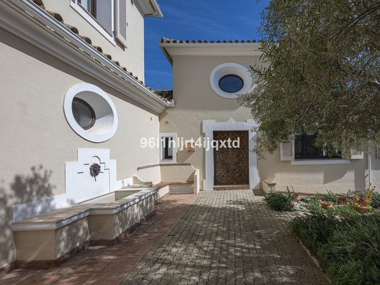 Villa for Sale in Sotogrande Alto, Cadiz 19