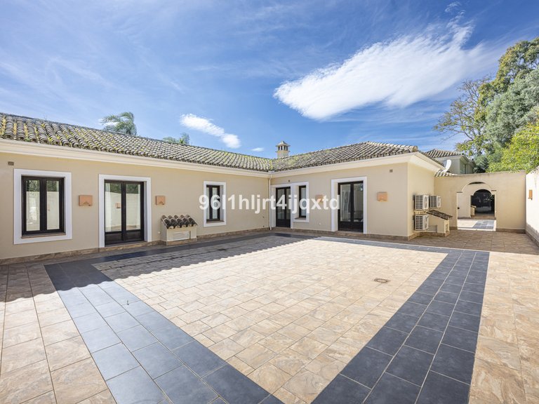 Villa for Sale in Sotogrande Alto, Cadiz 20