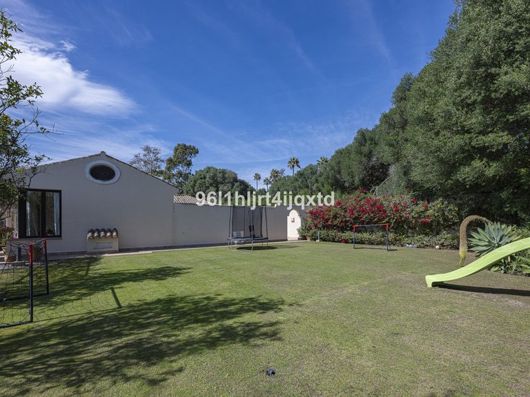 Villa for Sale in Sotogrande Alto, Cadiz 23