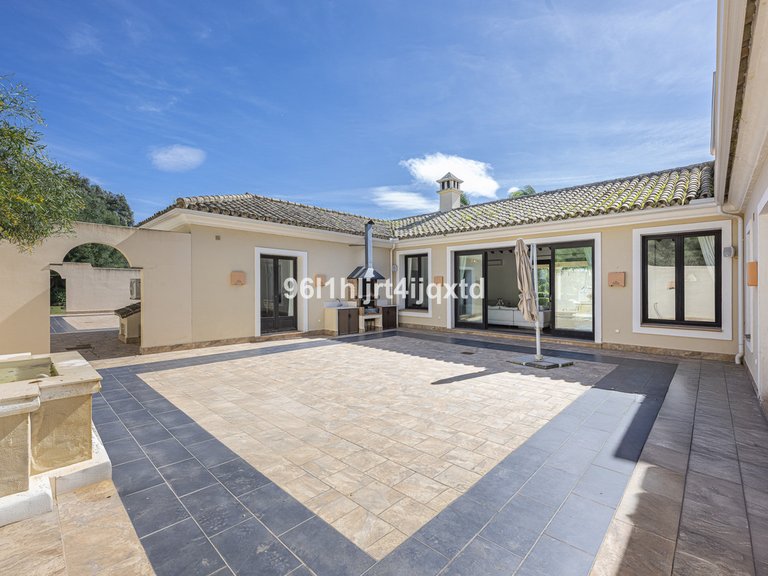 Villa for Sale in Sotogrande Alto, Cadiz 25