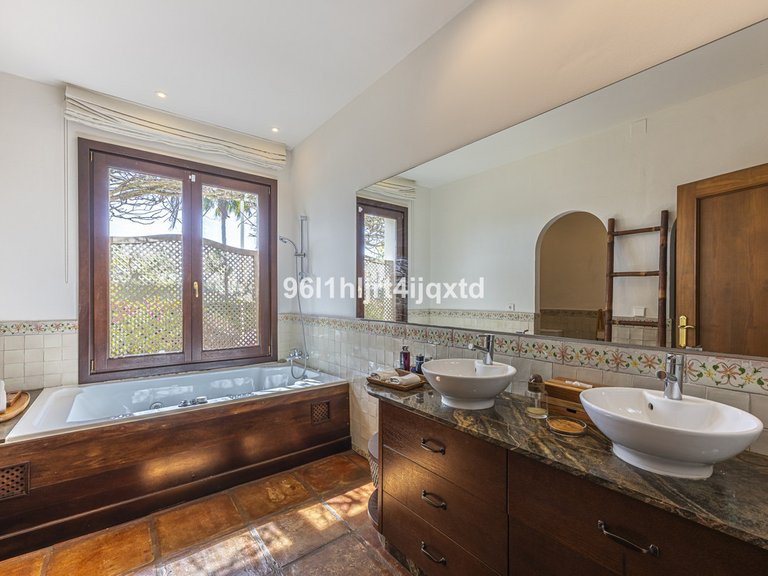 Villa for Sale in Sotogrande Alto, Cadiz 27