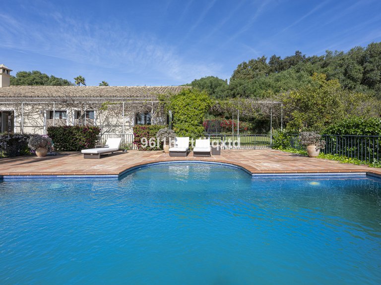 Villa for Sale in Sotogrande Alto, Cadiz 28