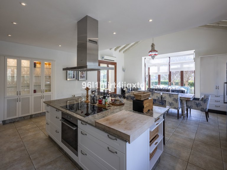 Villa for Sale in Sotogrande Alto, Cadiz 3
