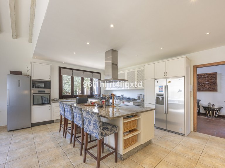 Villa for Sale in Sotogrande Alto, Cadiz 6