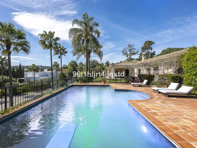 Villa for Sale in Sotogrande Alto, Cadiz 8