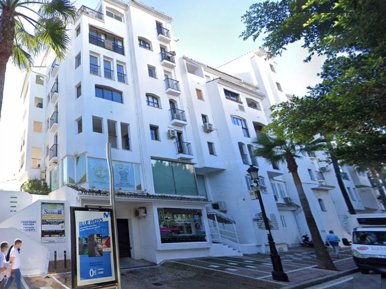 Apartment for Sale in Puerto Banús, Malaga 1