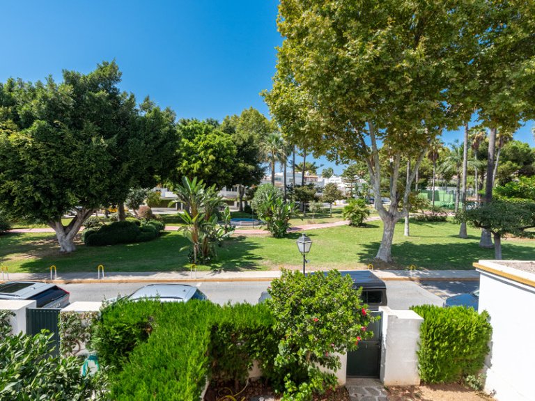 Villa for Sale in The Golden Mile, Malaga 3