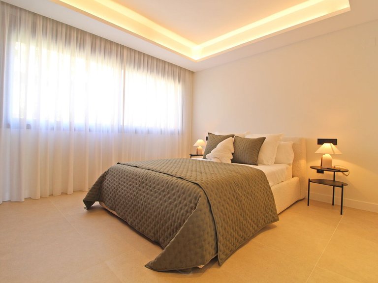 Apartment for Sale in Nueva Andalucía, Malaga 10