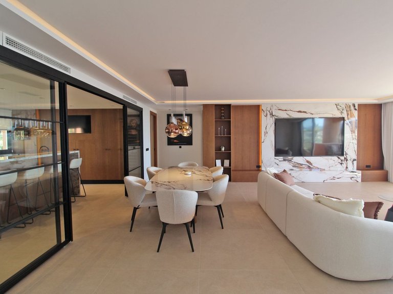 Apartment for Sale in Nueva Andalucía, Malaga 19