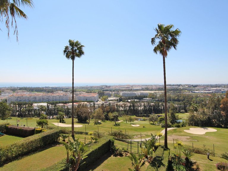 Apartment for Sale in Nueva Andalucía, Malaga 23