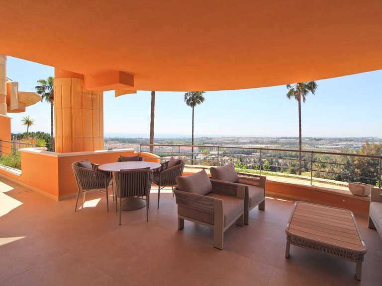 Apartment for Sale in Nueva Andalucía, Malaga 6