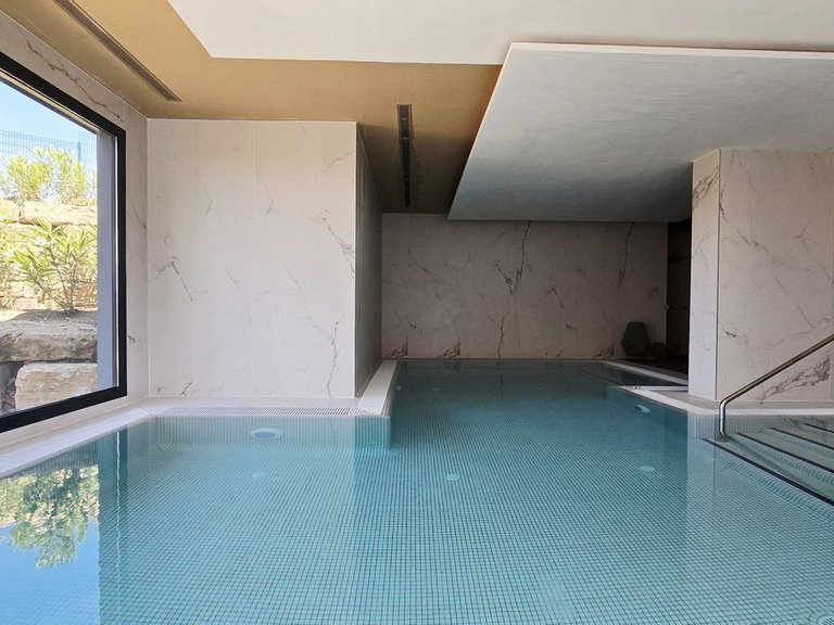 Apartment for Sale in New Golden Mile, Malaga 11