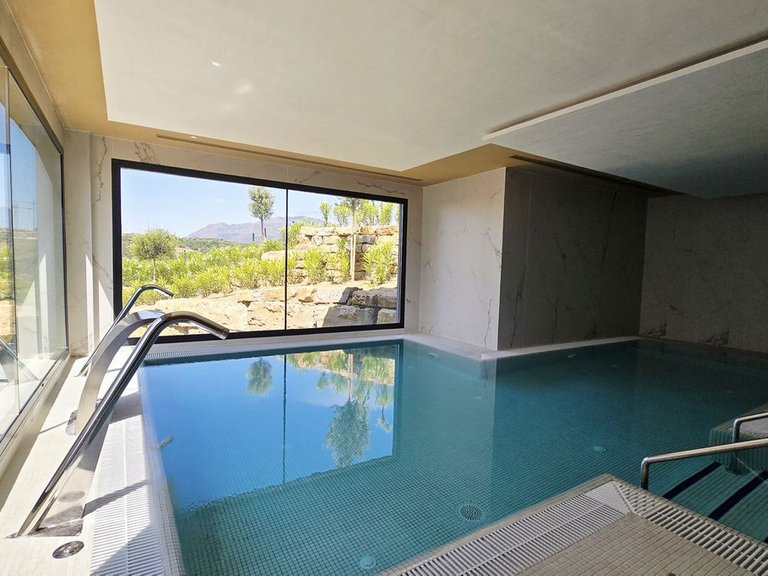Apartment for Sale in New Golden Mile, Malaga 15