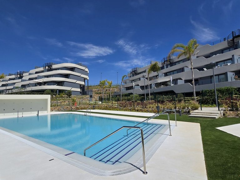 Apartment for Sale in New Golden Mile, Malaga 19