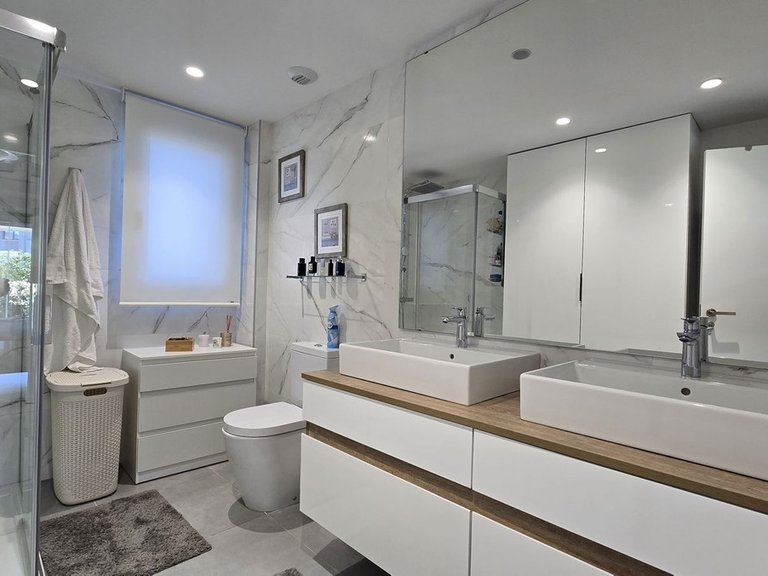Apartment for Sale in New Golden Mile, Malaga 20