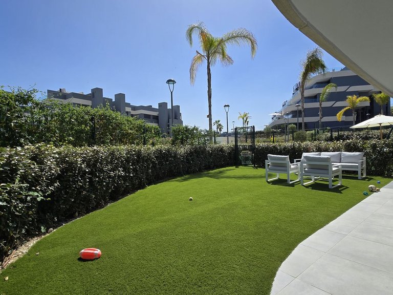 Apartment for Sale in New Golden Mile, Malaga 3
