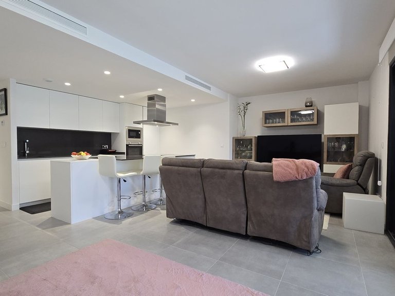 Apartment for Sale in New Golden Mile, Malaga 4