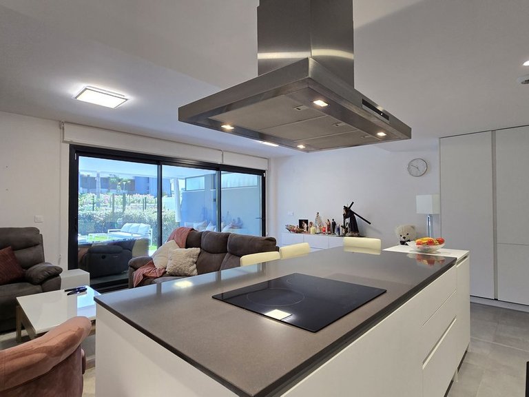 Apartment for Sale in New Golden Mile, Malaga 7