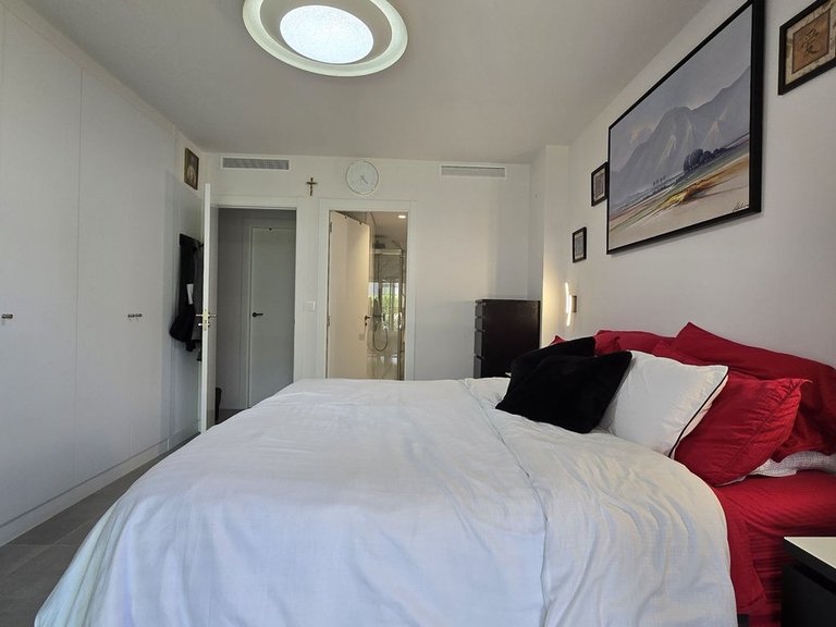 Apartment for Sale in New Golden Mile, Malaga 9