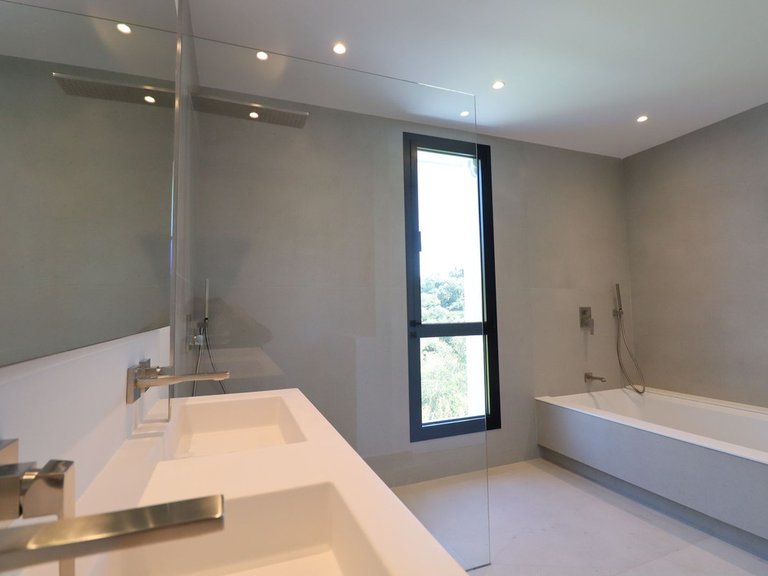 Villa for Sale in Elviria, Malaga 11