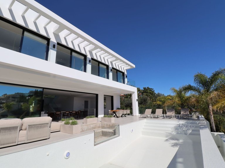 Villa for Sale in Elviria, Malaga 3