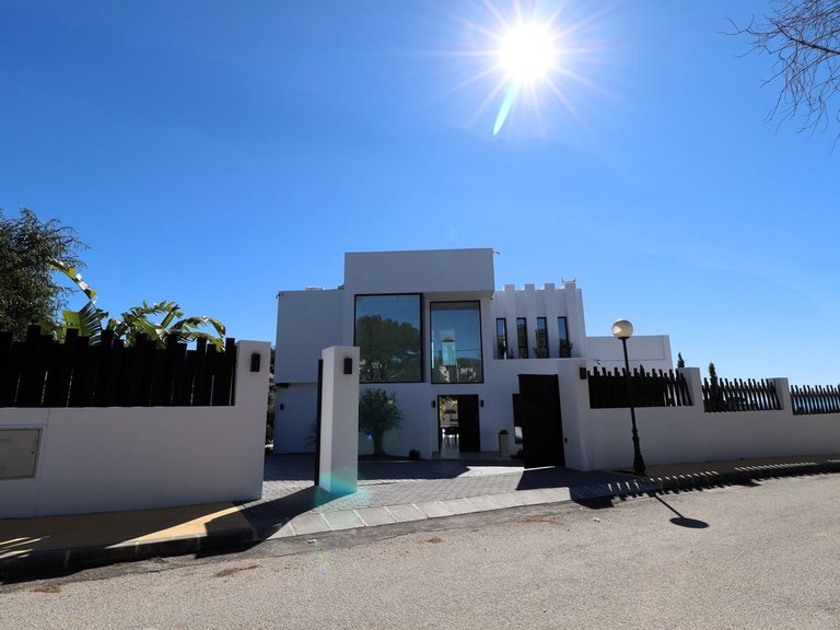 Villa for Sale in Elviria, Malaga 5
