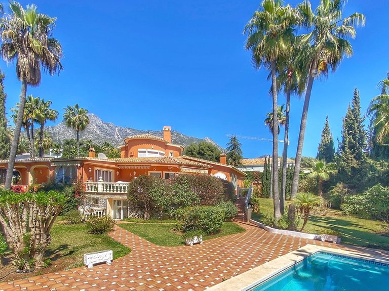 Villa for Sale in Nagüeles, Malaga 10