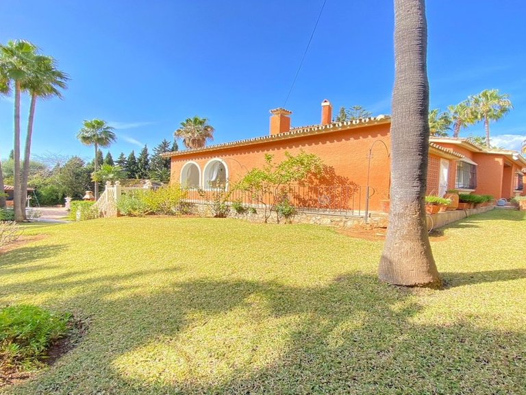 Villa for Sale in Nagüeles, Malaga 15
