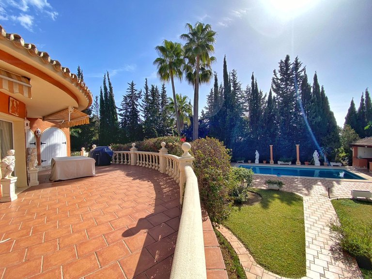 Villa for Sale in Nagüeles, Malaga 16