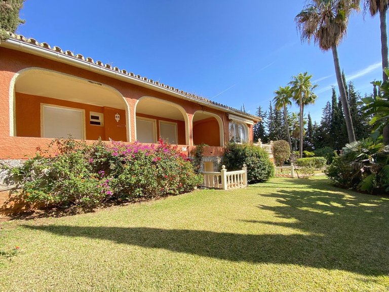 Villa for Sale in Nagüeles, Malaga 18