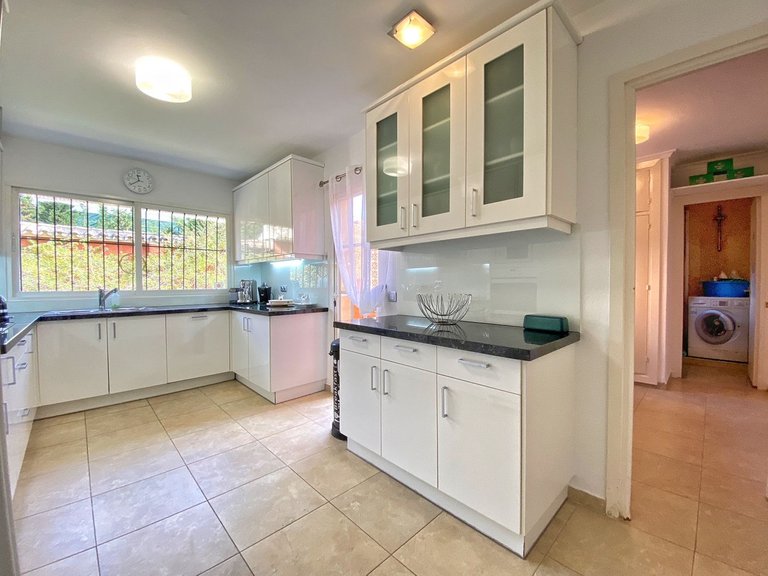 Villa for Sale in Nagüeles, Malaga 21