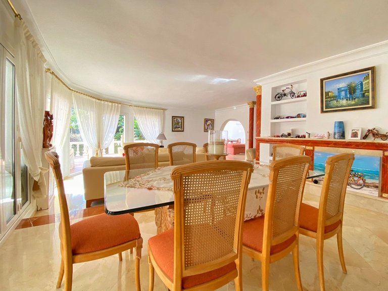 Villa for Sale in Nagüeles, Malaga 23