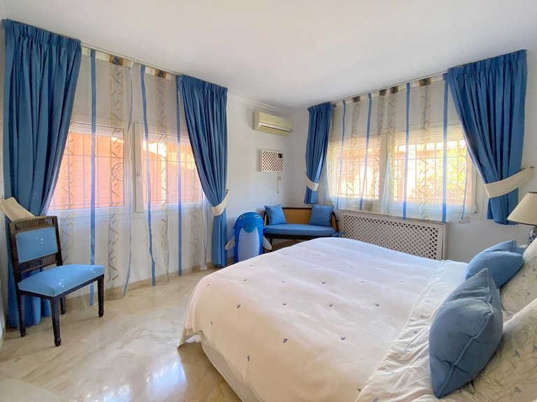 Villa for Sale in Nagüeles, Malaga 27