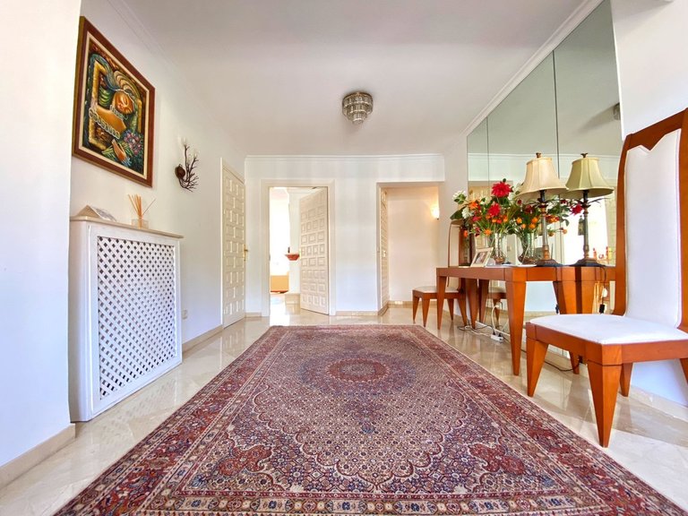 Villa for Sale in Nagüeles, Malaga 31