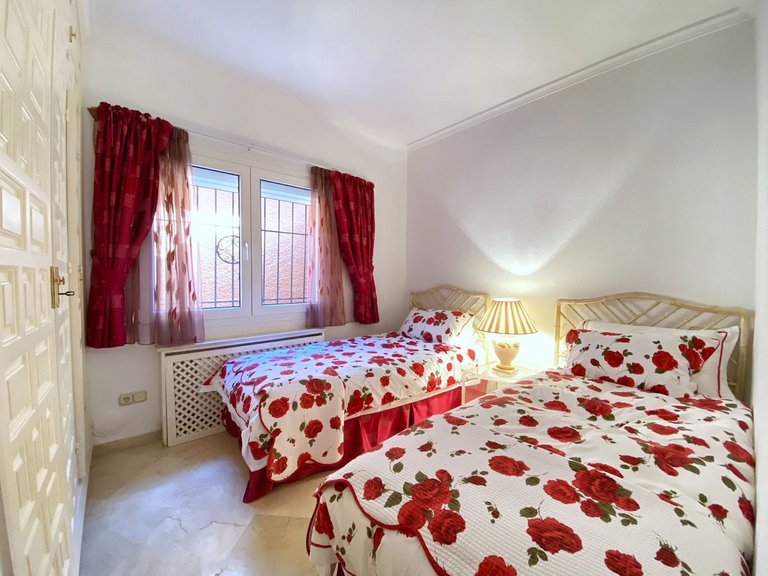 Villa for Sale in Nagüeles, Malaga 35