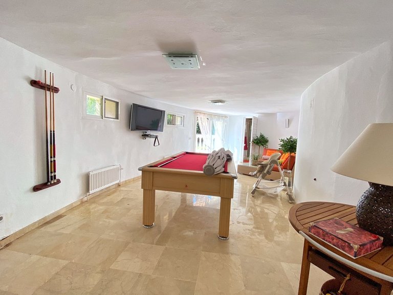 Villa for Sale in Nagüeles, Malaga 45