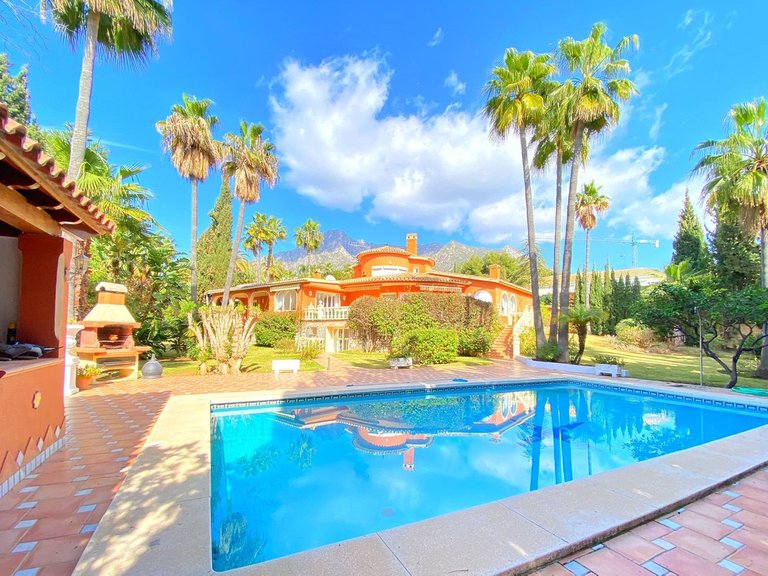 Villa for Sale in Nagüeles, Malaga 9