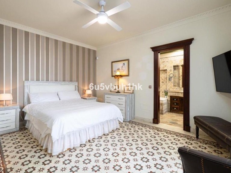 Villa for Sale in Fuengirola, Malaga 10